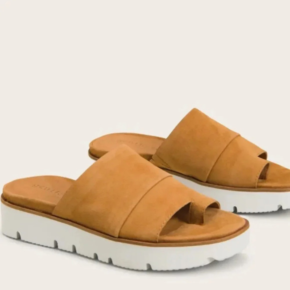 NWOT Gentle Souls By Kenneth Cole Lavern Slip On Platform Sandals - Picture 1 of 7